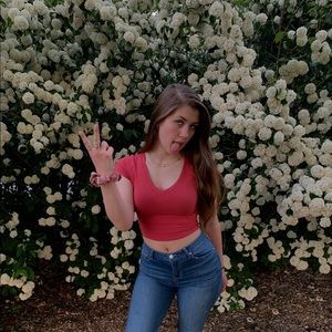 Meet your Posher, Laura